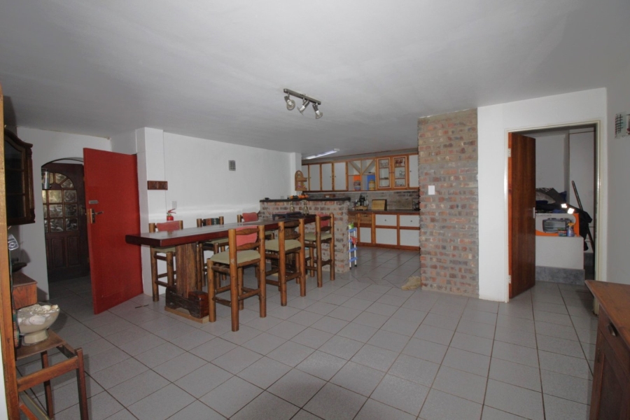 7 Bedroom Property for Sale in Noorsekloof Eastern Cape